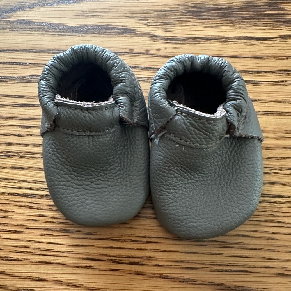 Birdrock Baby Leather Fringeless Moccasins - Slate